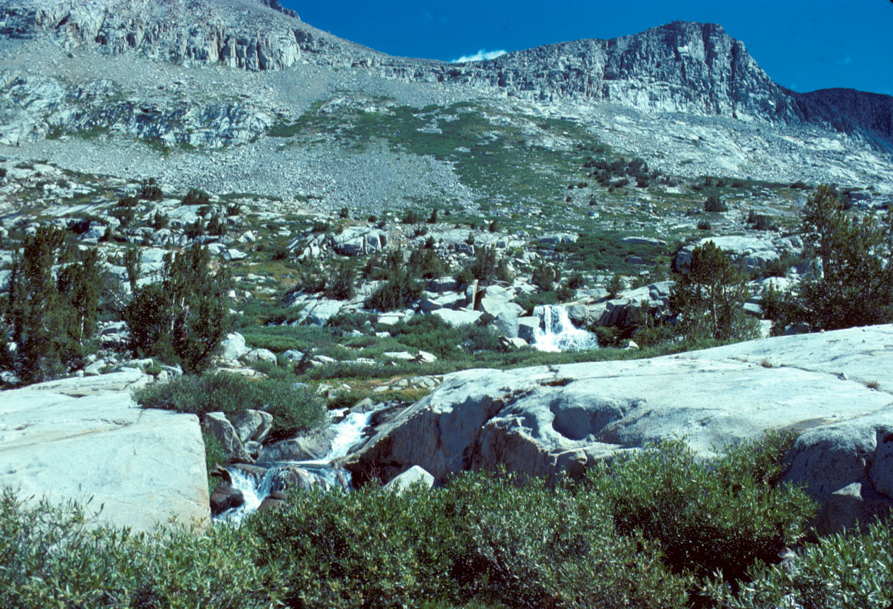 s70_87.jpg (76963 bytes)