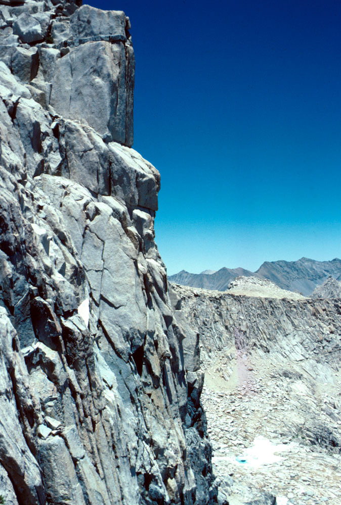 s70_37.jpg (86920 bytes)