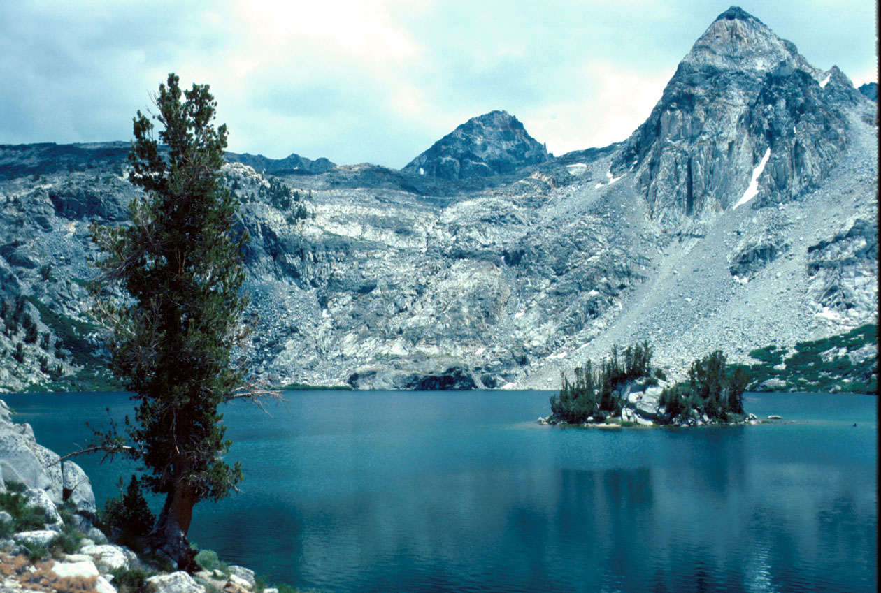 s70_70.jpg (121269 bytes)