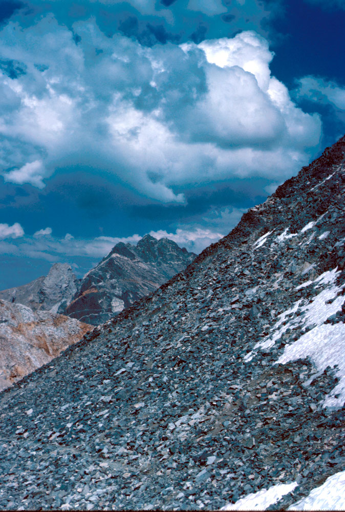 s70_77.jpg (90704 bytes)