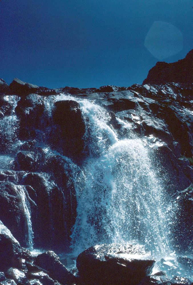 s70_32.jpg (78340 bytes)