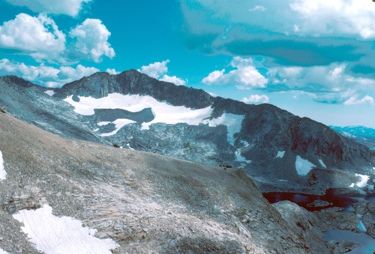 s70_57.jpg (86012 bytes)