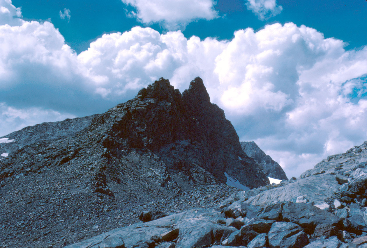 s70_7.jpg (138845 bytes)
