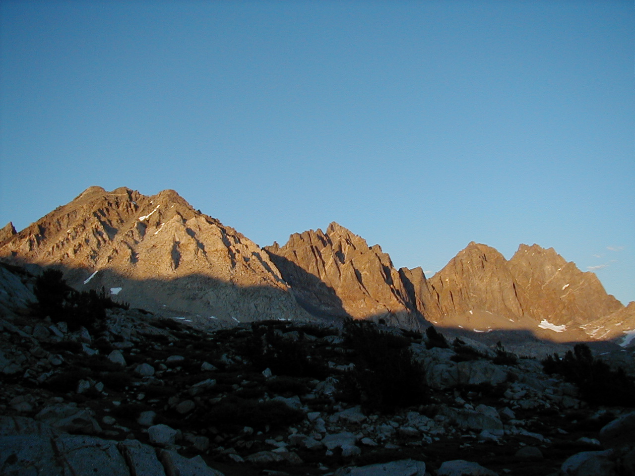 s70_12.jpg (138345 bytes)